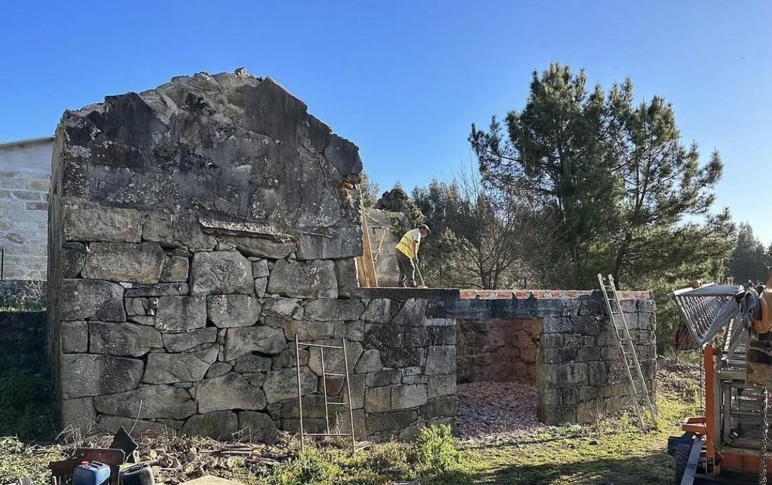 Ruína de quinta rural em Penafiel antes da reabilitação